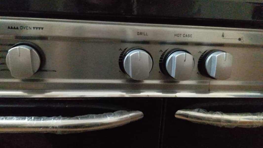 3 Burner Cooking Range with Oven and Grill 5