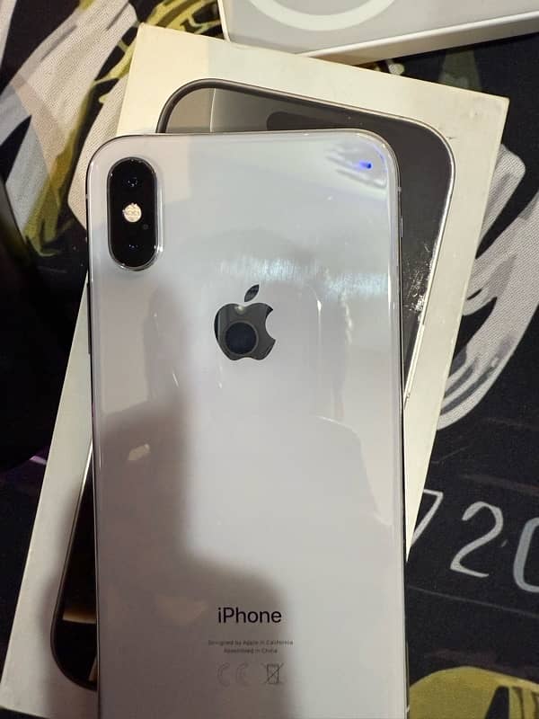 iPhone XS White Non PTA Mint Condition 1