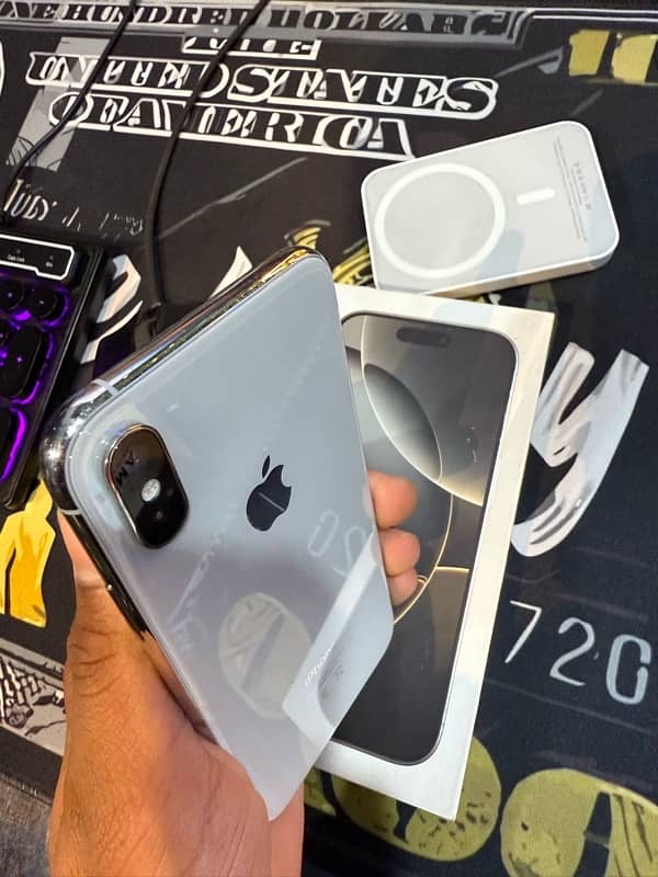 iPhone XS White Non PTA Mint Condition 8