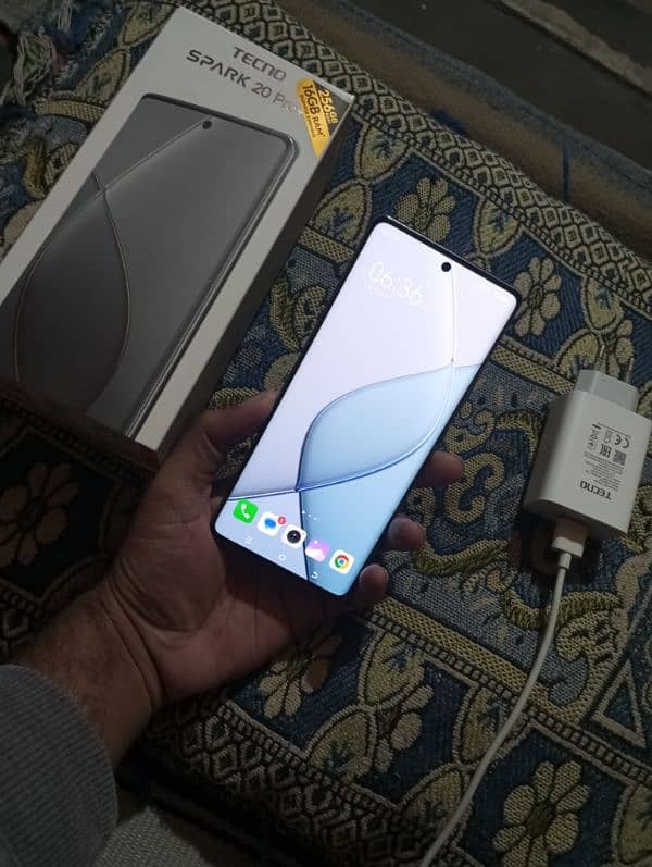 Tecno Spark 20 pro Plus 2