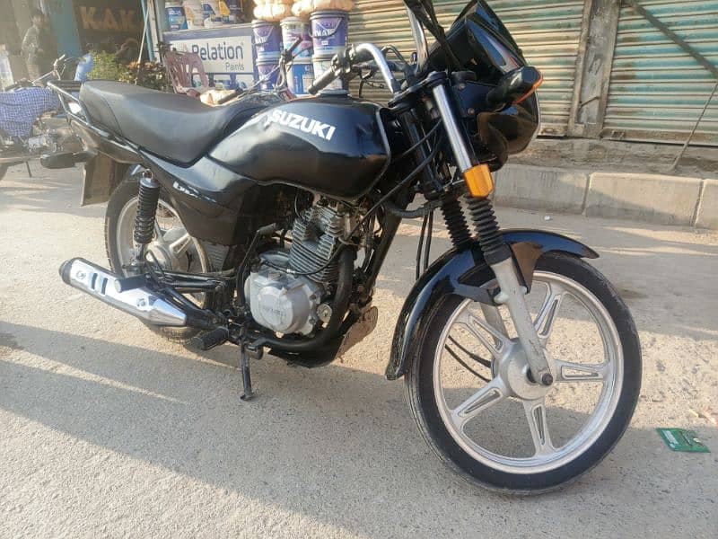 Suzuki 110 black 3