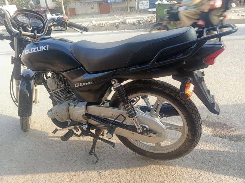 Suzuki 110 black 6