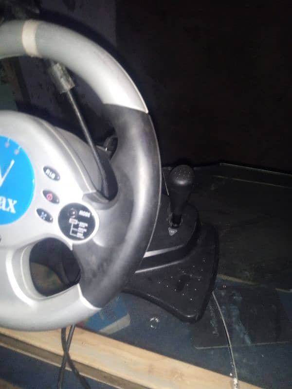 Gaming steering wheel  and controller 1