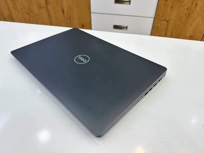 DELL LATITUDE 15 5500 ( Core i5 - 8th Gen ) 8 GB RAM - 256 GB SSD 4