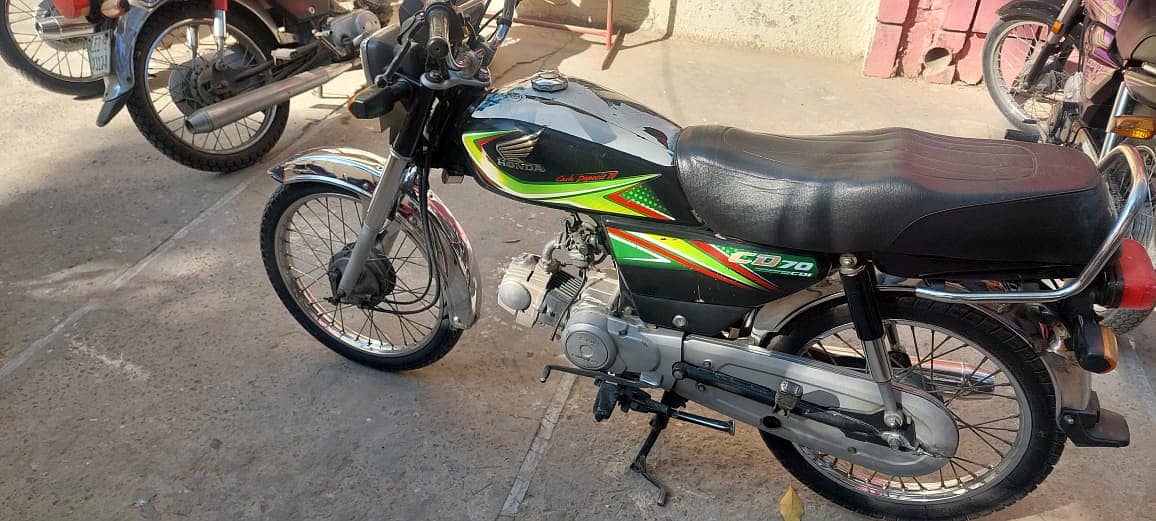 Honda CD 70 2019 4