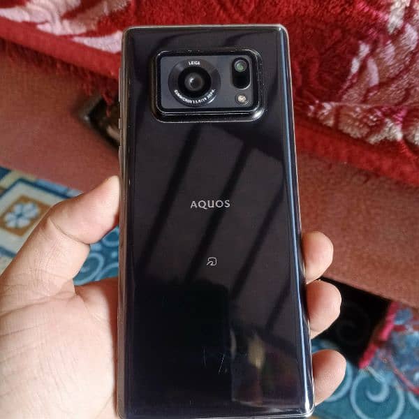 Aquos r6 12 I 128 2