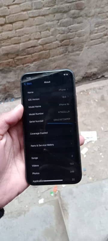 iPhone xs 10/10 condition 0