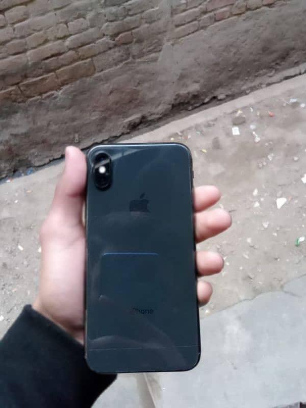 iPhone xs 10/10 condition 1