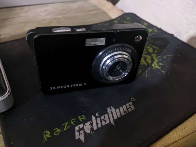 Digital Camera 0