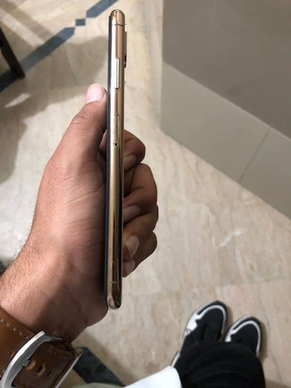 iphone  XS max pta approved 1