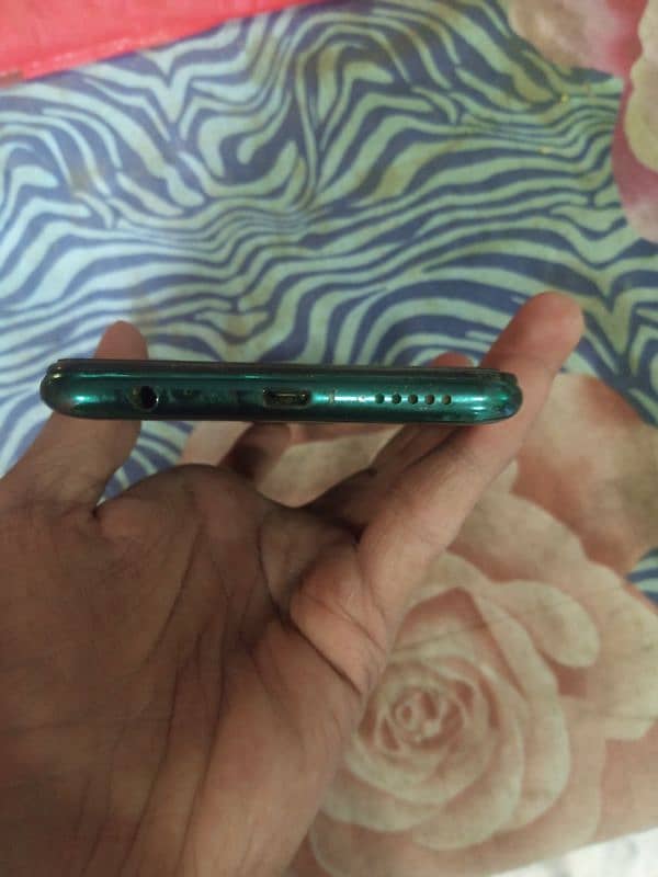 I am selling Infinix Note 7 in 10/10 condition 4