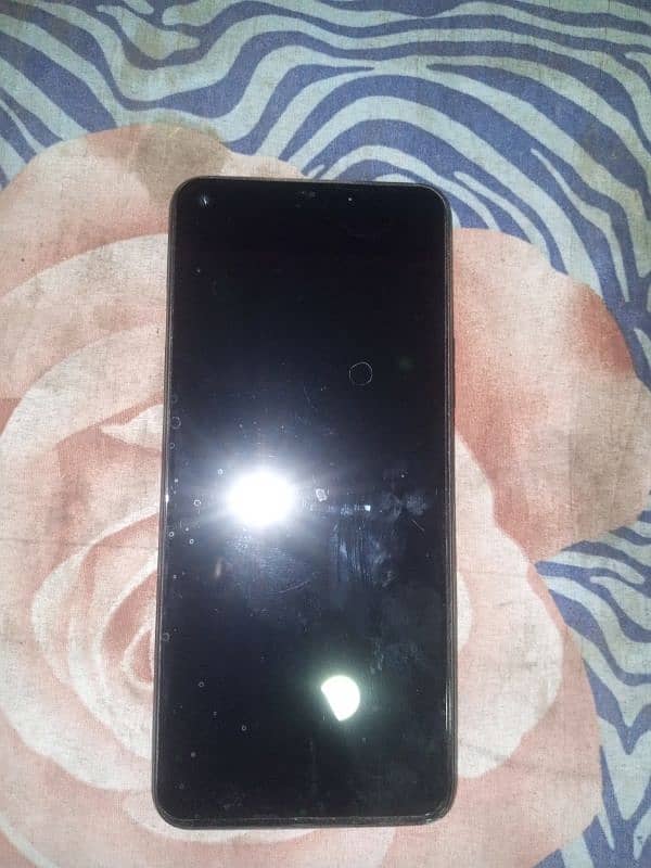 I am selling Infinix Note 7 in 10/10 condition 8