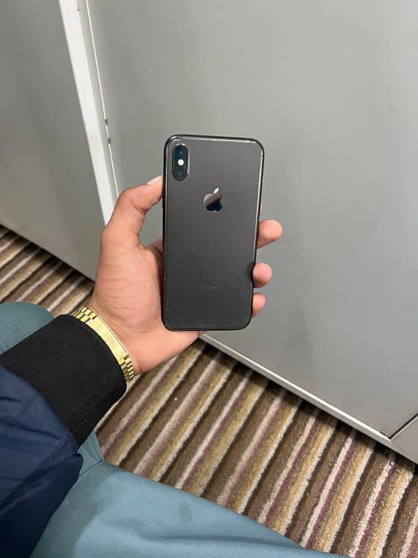 I phone x  Pta approved  Storage: 64gb 3