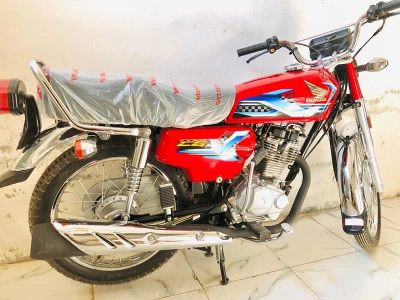 Honda 125 clr red 1