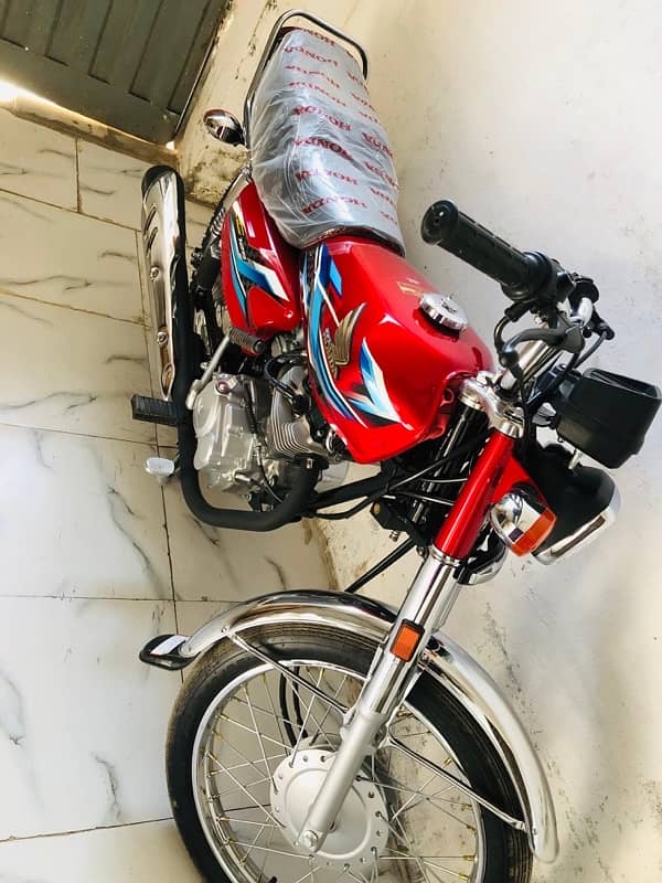 Honda 125 clr red 2