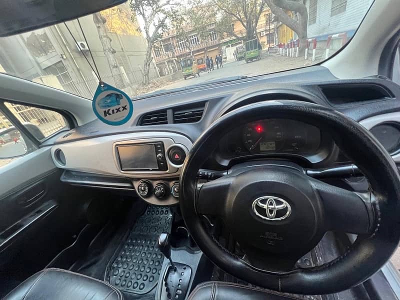 Toyota Vitz 2011 10