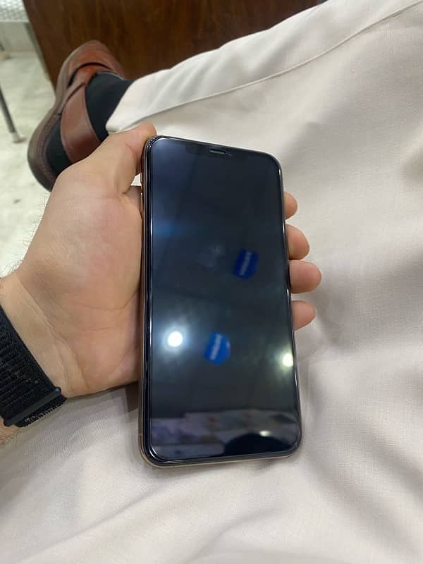 IPhone 11 pro max pta 5