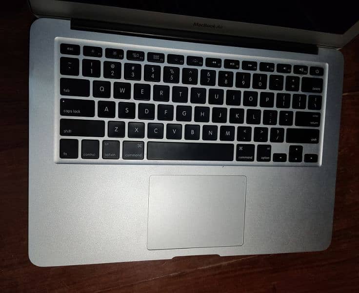 Macbook Air Mid 2013 (13 inch) 1