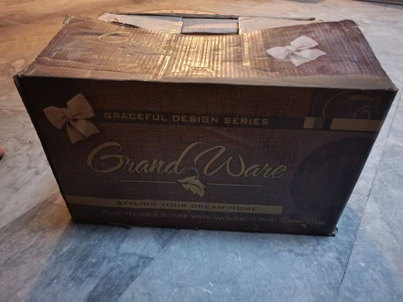 brand new diner set Grand ware brand 5