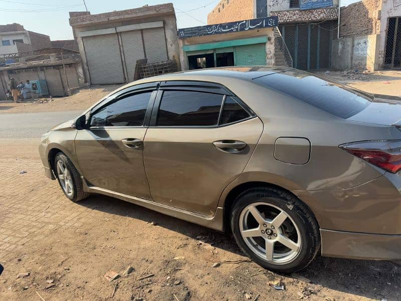 Toyota Corolla Altis 2016/17 1