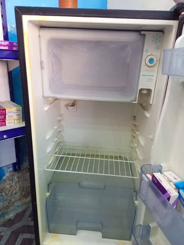 Dawlance fridge condition 10/9 2