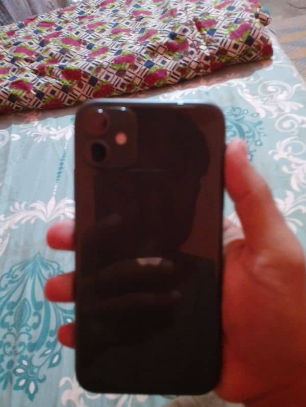 Iphone 11 with good condition 9