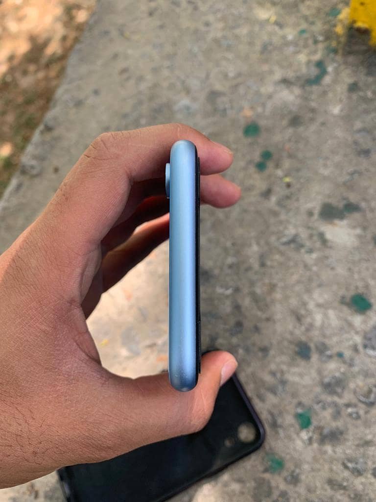 iphone Xr 64GB PTA Approved 3