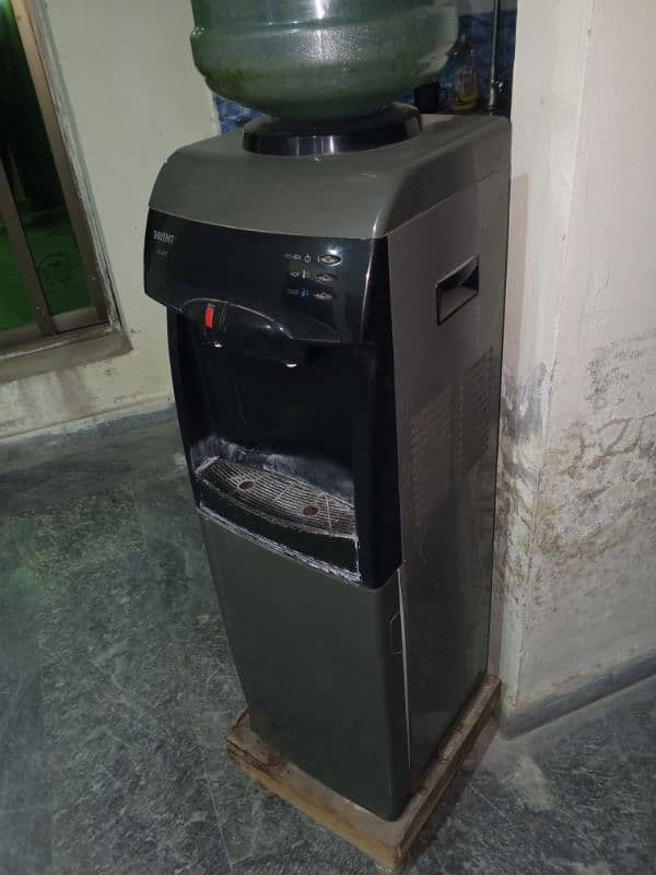 Water Dispenser Good Condition 0