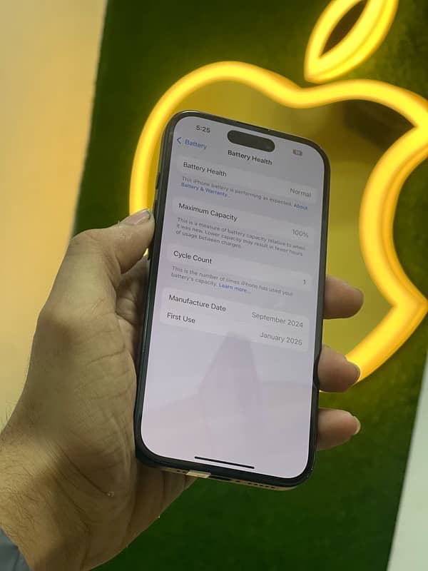 iphone 16 128gb 100% health 12
