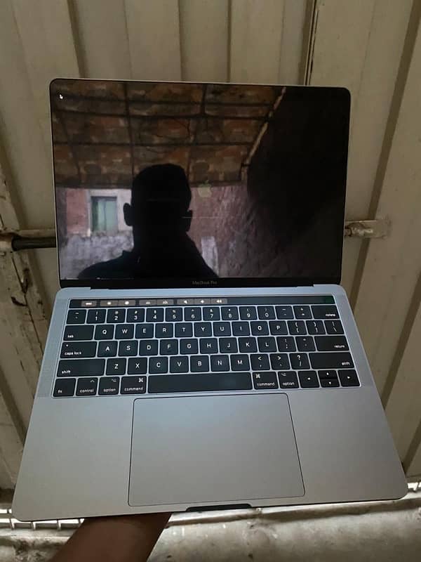 macbook 2017 touchbar 03211843065 watsapp 4