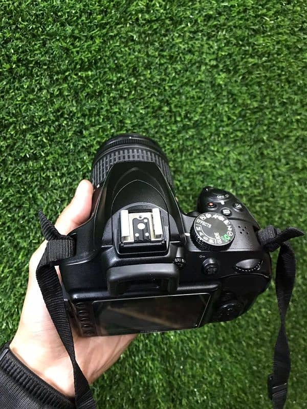 Nikon D3400 Full box 10/10 condition 3