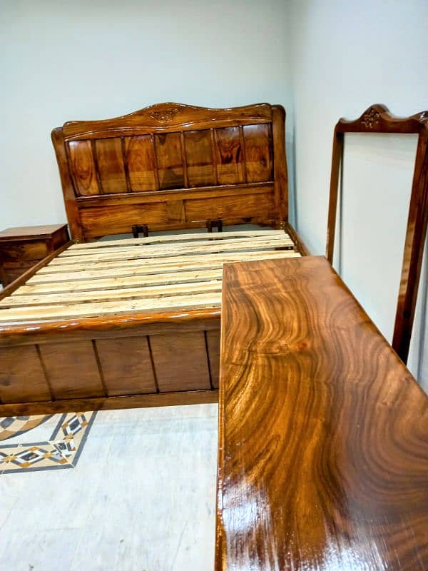 King Size Solid wood bed set new condition 032l///5l2///0593 1