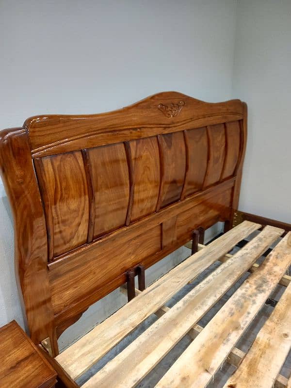 King Size Solid wood bed set new condition 032l///5l2///0593 4