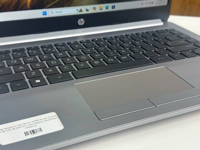 HP NOTEBOOK 245 G9 14” ( RYZEN -7 - 5825U ) 8 GB RAM - 256 GB SSD 1