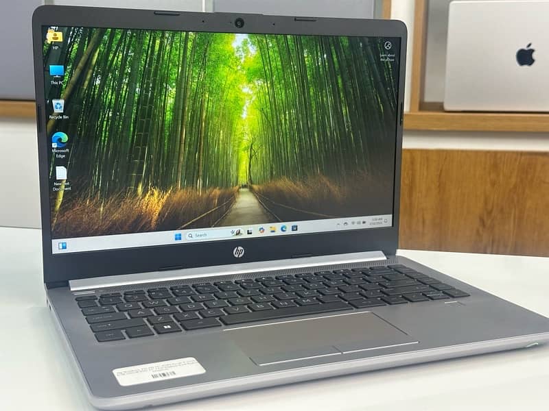 HP NOTEBOOK 245 G9 14” ( RYZEN -7 - 5825U ) 8 GB RAM - 256 GB SSD 5