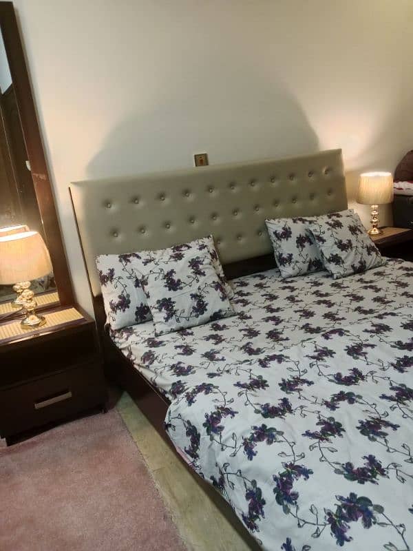 Habitt King size bed with only side table without mattress and dresser 0