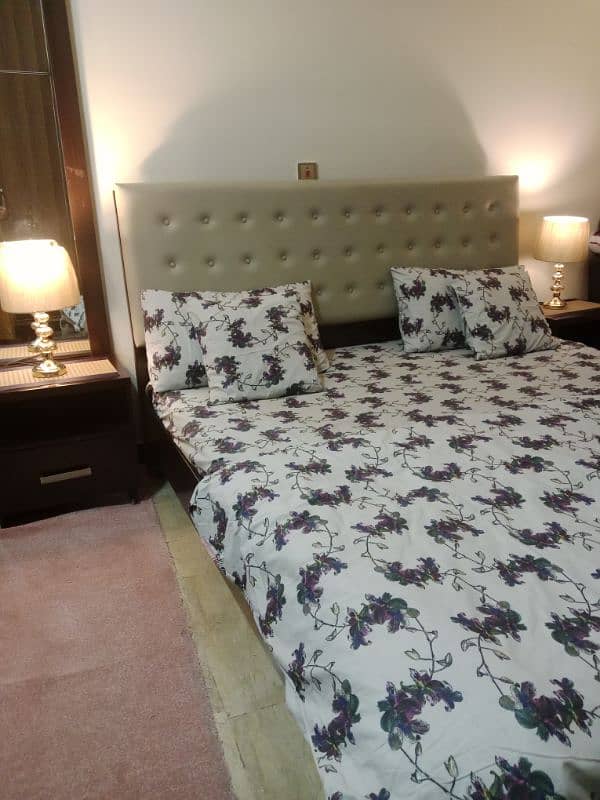 Habitt King size bed with only side table without mattress and dresser 2