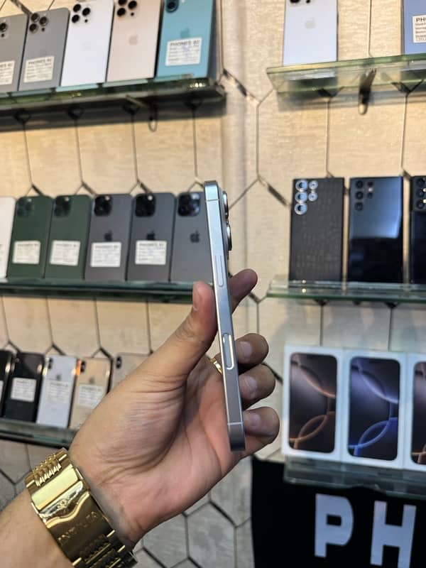 I phone 16 pro 128gb HK model physical dual Sim time available 11