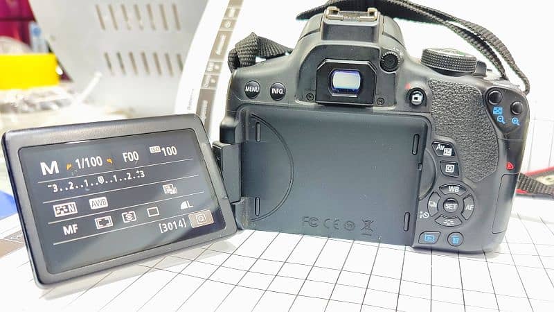 Canon 750d (Body) 0