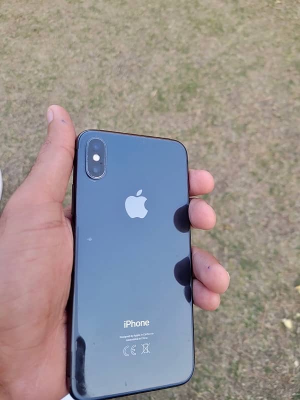 i phone x 10/10  condition   64 gb factory unlocked 0