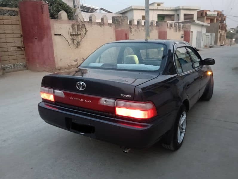 Toyota Corolla XE-G 2000 4