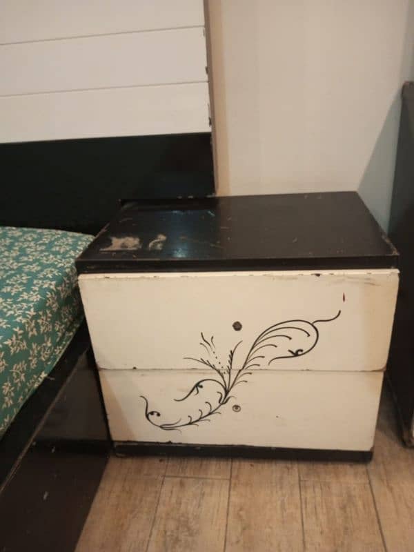 bed side tables dressing 2