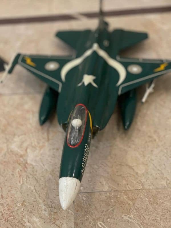 JF 17 thunder decoration piece for sale in very good condition 3