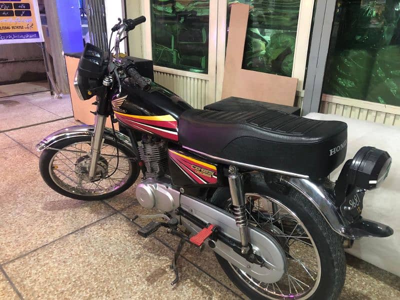 Honda 125 model 12 and CG 125 Very Good condition 2