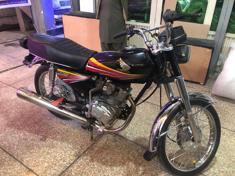 Honda 125 model 12 and CG 125 Very Good condition 3