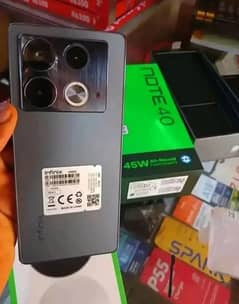 Infinix Note 40 16/256 with wireless charger