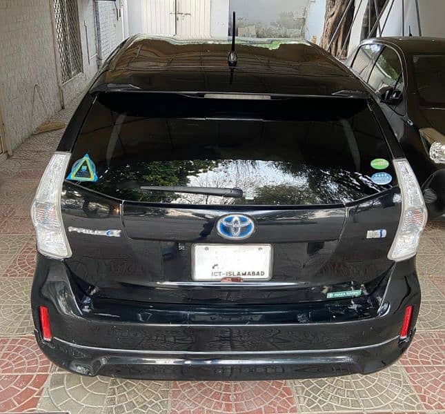 Toyota Prius Alpha 2014 0