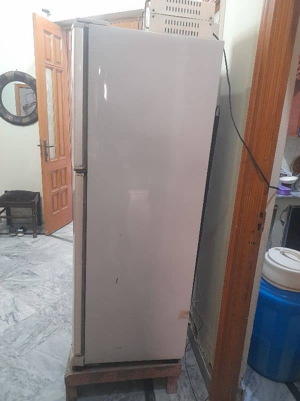 DAWLANCE REFRIGERATOR FOR SALE 2