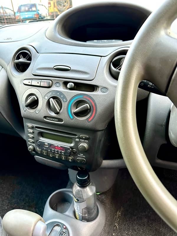 Toyota Vitz 1999 4