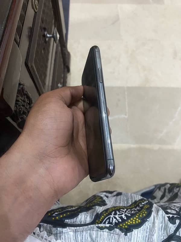 iphone 11pro pta proved with box 6